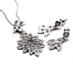 PILGRIM Set Geschenkset Halskette + Ohrstecker Bl&uuml;ten silber Swarovski Elements B00AKAZ6FO